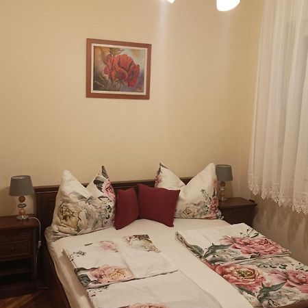 Lazar Apartmanok Heviz Exterior photo
