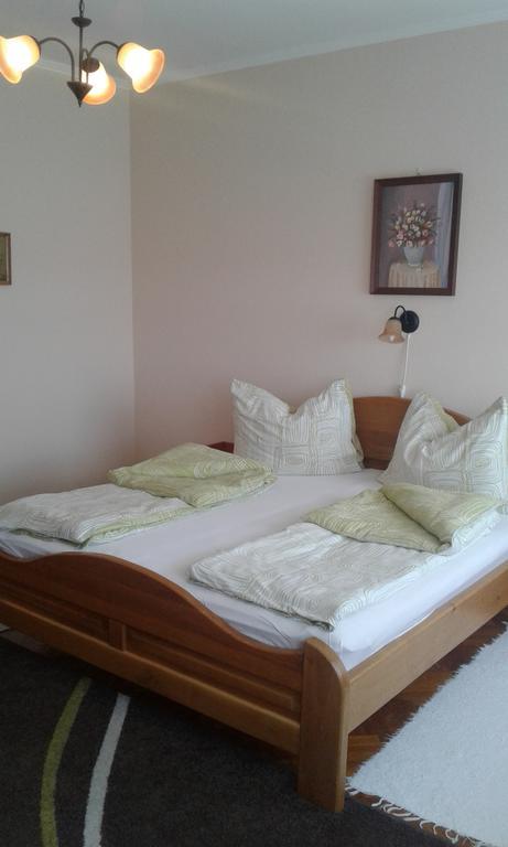 Lazar Apartmanok Heviz Exterior photo