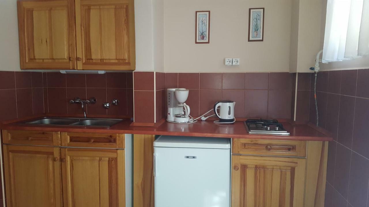 Lazar Apartmanok Heviz Exterior photo